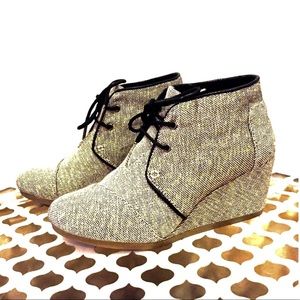 Toms Desert Wedge Booties